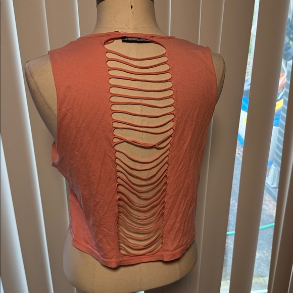 Atmosphere Pink Graphic Crop Top size 8 in excellent condition
#150/3tt - Picture 6 of 11